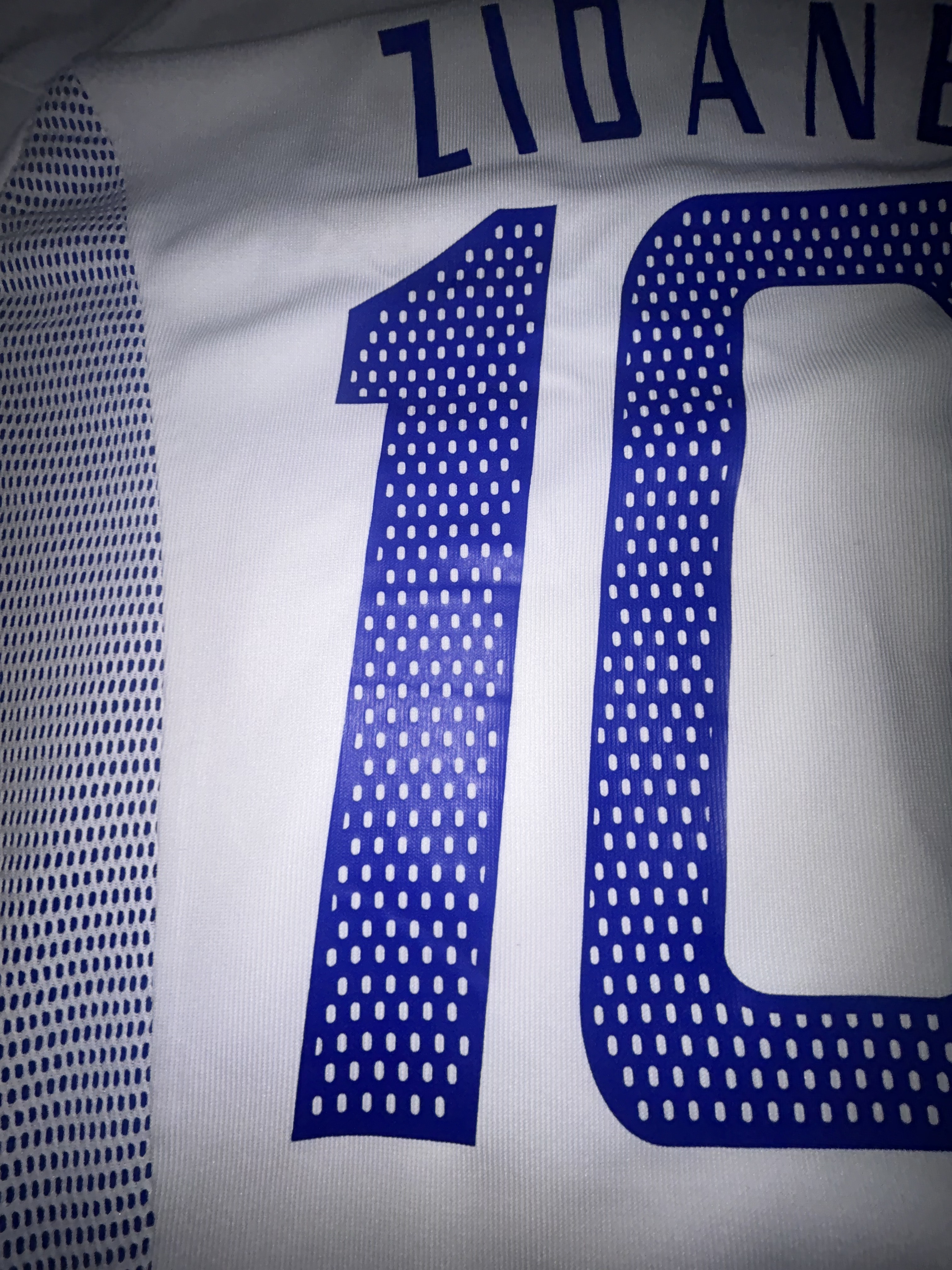 France Away 2002 Zidane 10 — Zidane 10 (9)