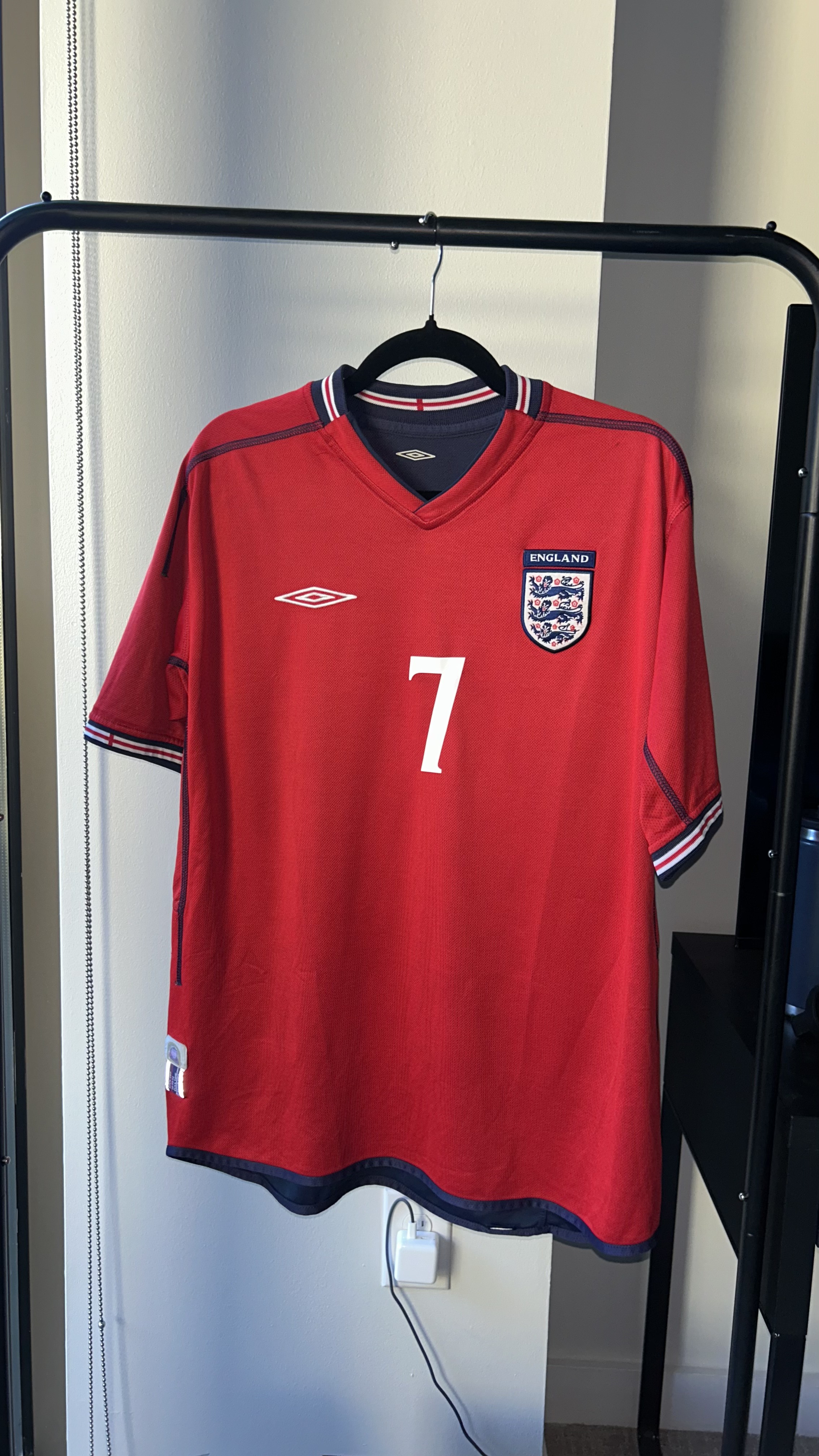 England Away 2002/04 Reversible Beckham 7 — England 02/04 (1)