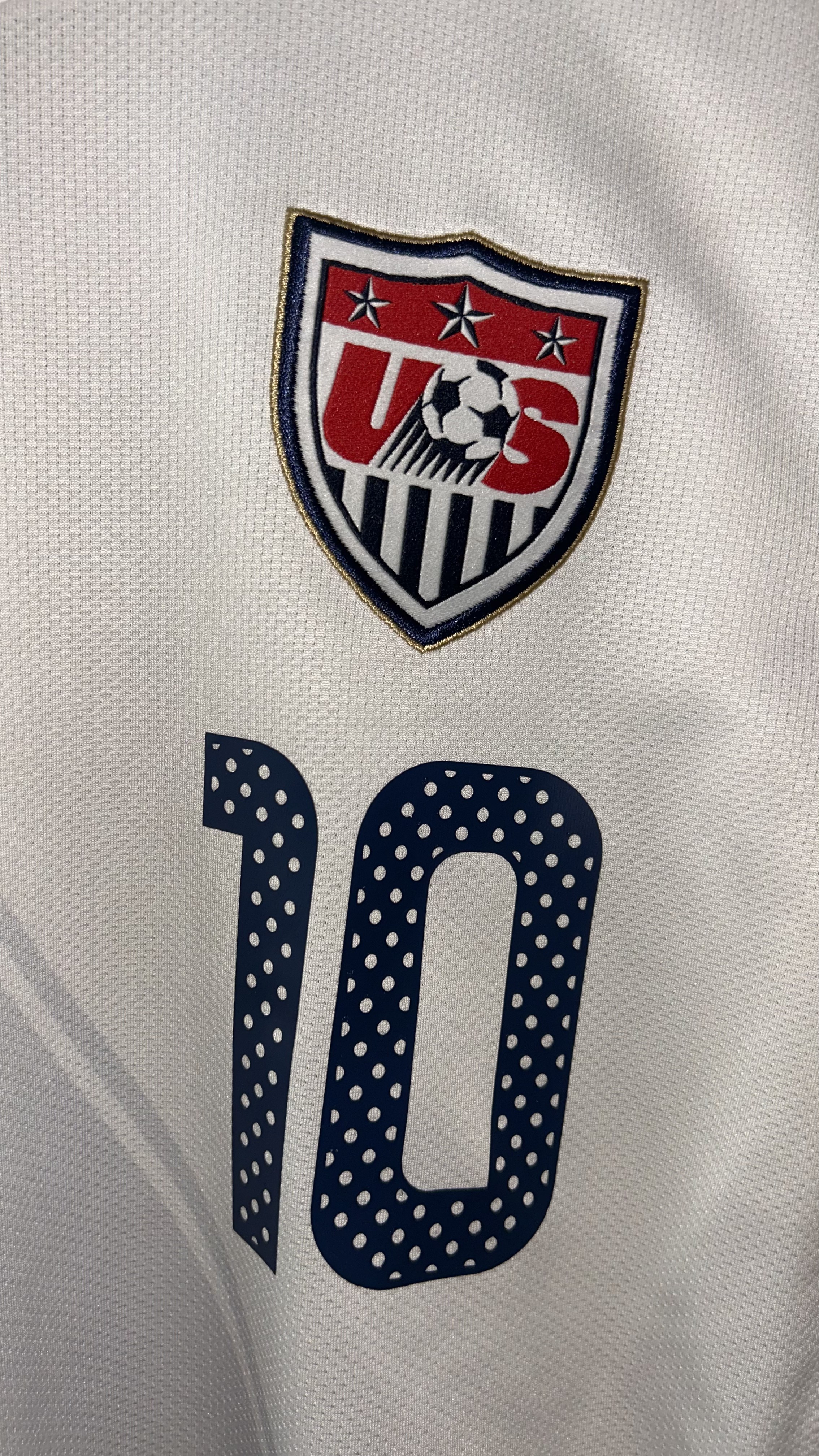 USA 2010 World Cup Away Donovan 10 — Donovan 10 (3)