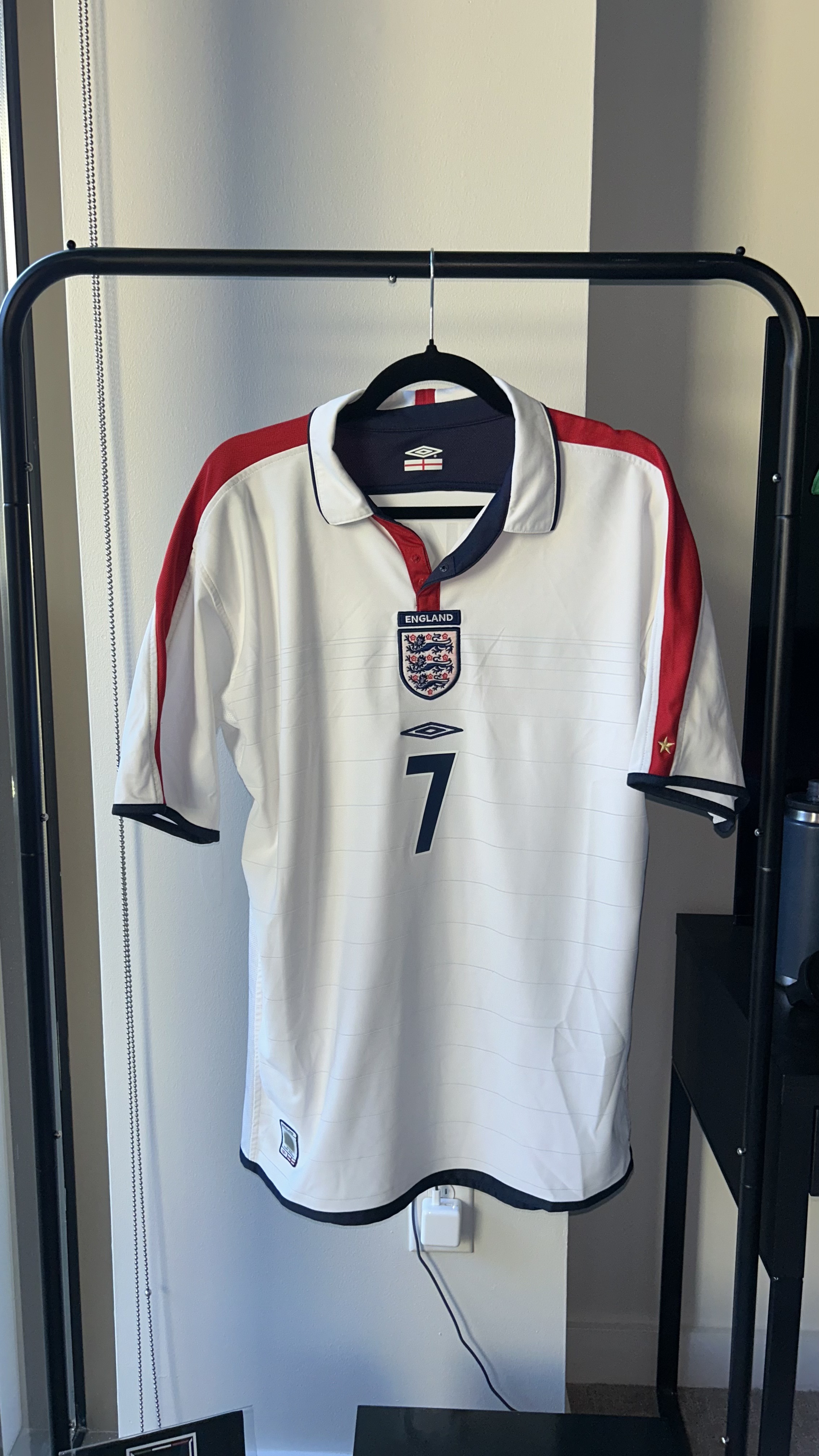 England Home 2003/05 Reversible Beckham 7 — England 03/05 (1)