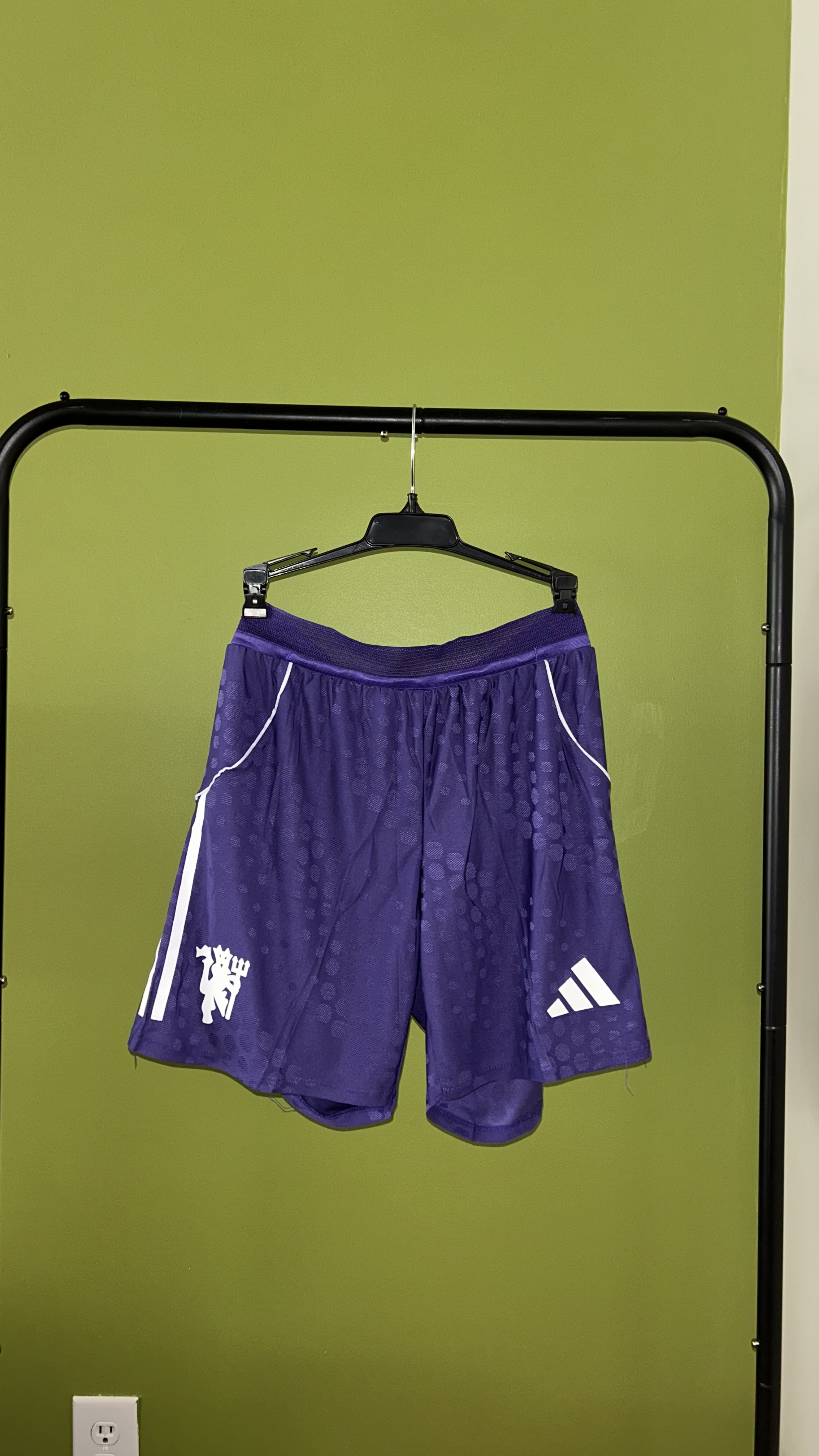 Manchester United Match Shorts 2025/26 โ Manchester United shorts (1)