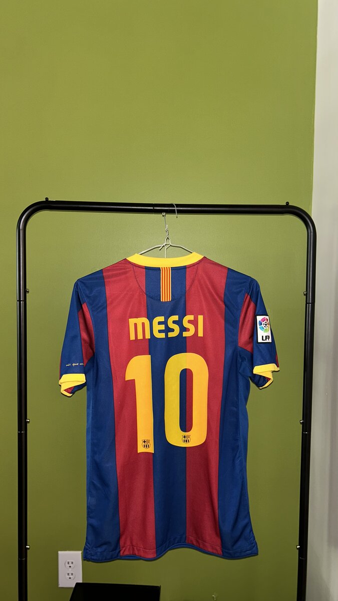 Barcelona Home 2010/11 Messi 10 — Messi 10 (2)