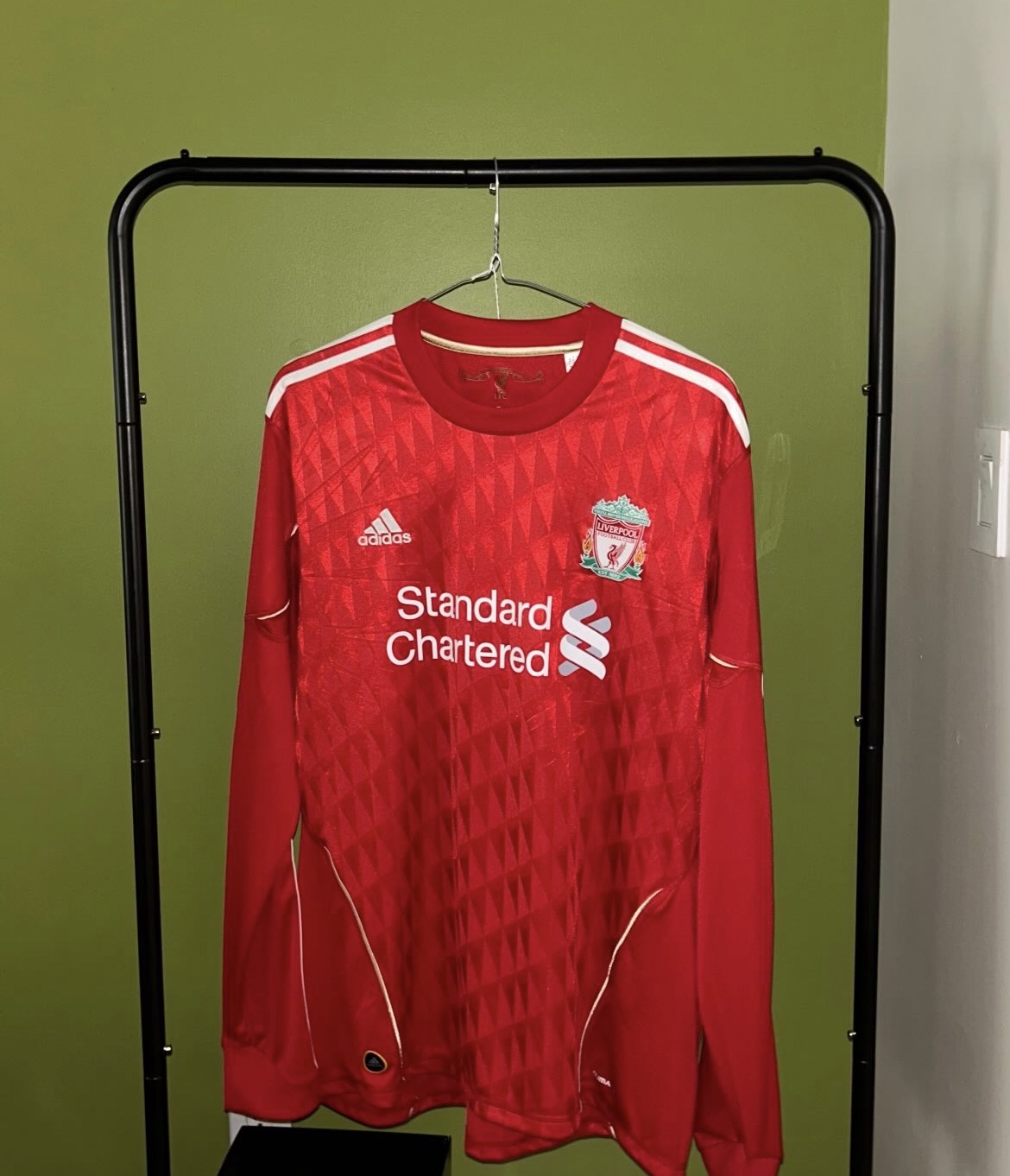 Liverpool Home 2010/11 Suárez 7 — Suárez 7 (1)
