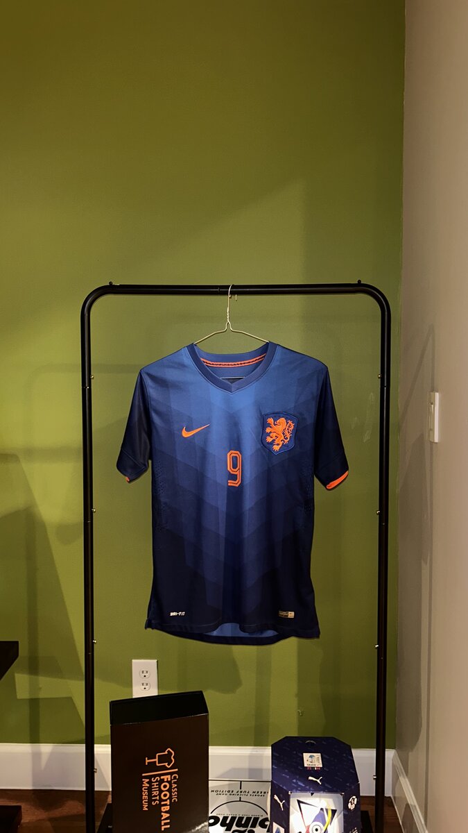 Netherlands Away 2014 World Cup Van Persie 9 — V. Persie 9 (1)