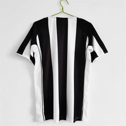 04-05 Juventus Home Kit